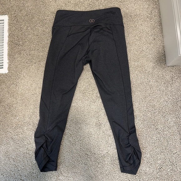 2 Pair Essential Tight Fit Capris | Size S | Color Dark Heather Grey | CALIA - Picture 2 of 3
